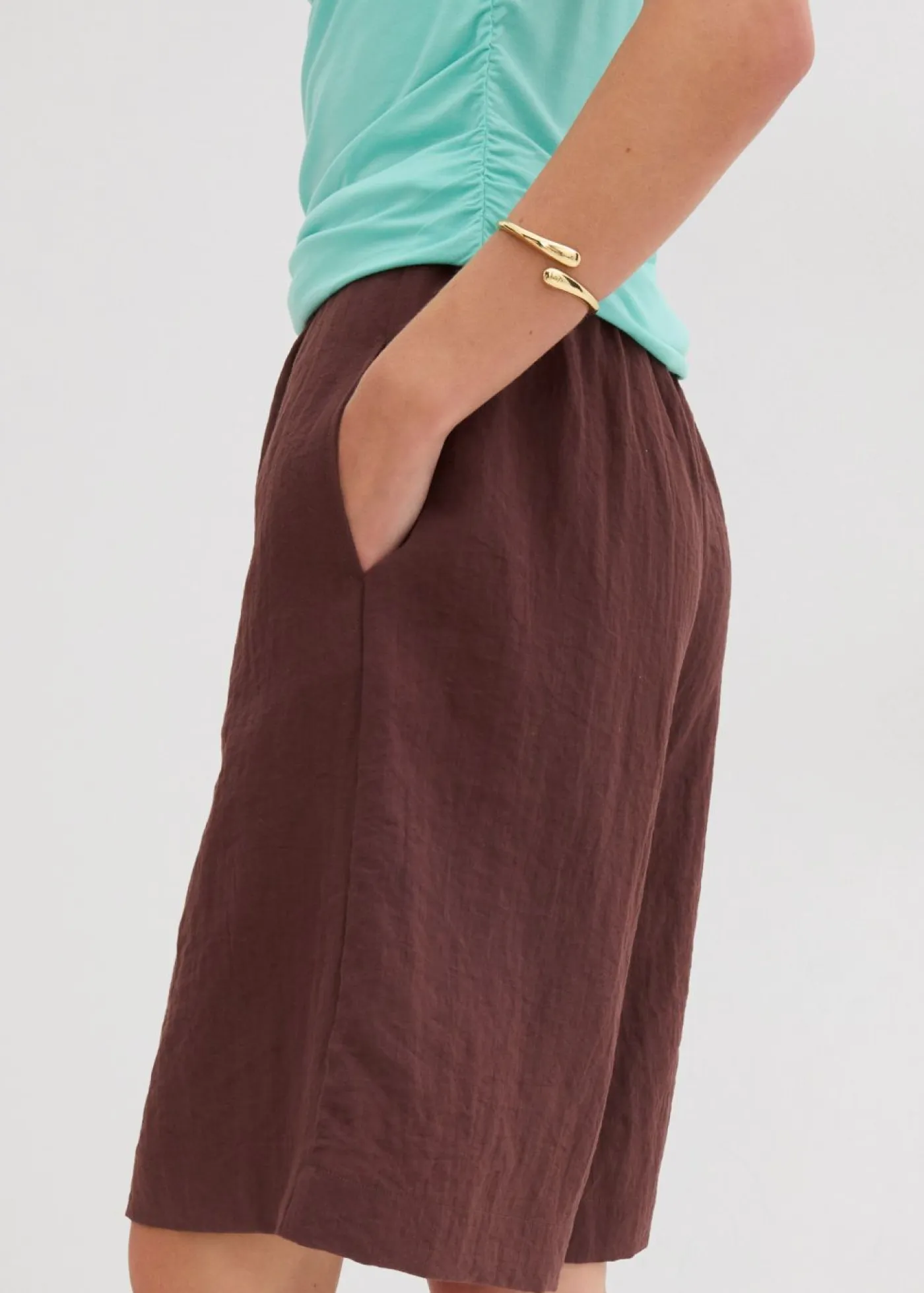 Hot Bermudas de mezcla de viscosa fluida Mujer Shorts|Pantalones