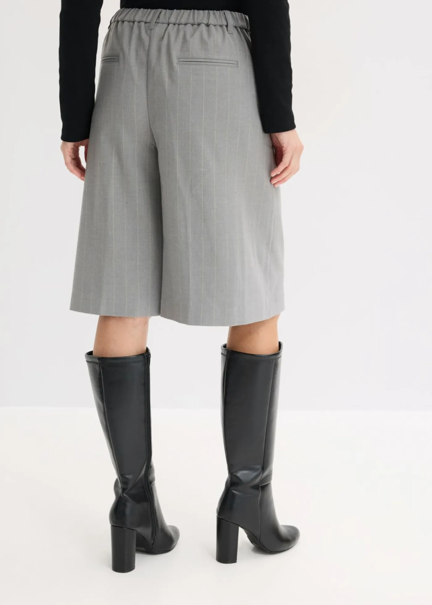 Sale Bermudas de raya diplomática con pinzas Mujer Shorts|Pantalones