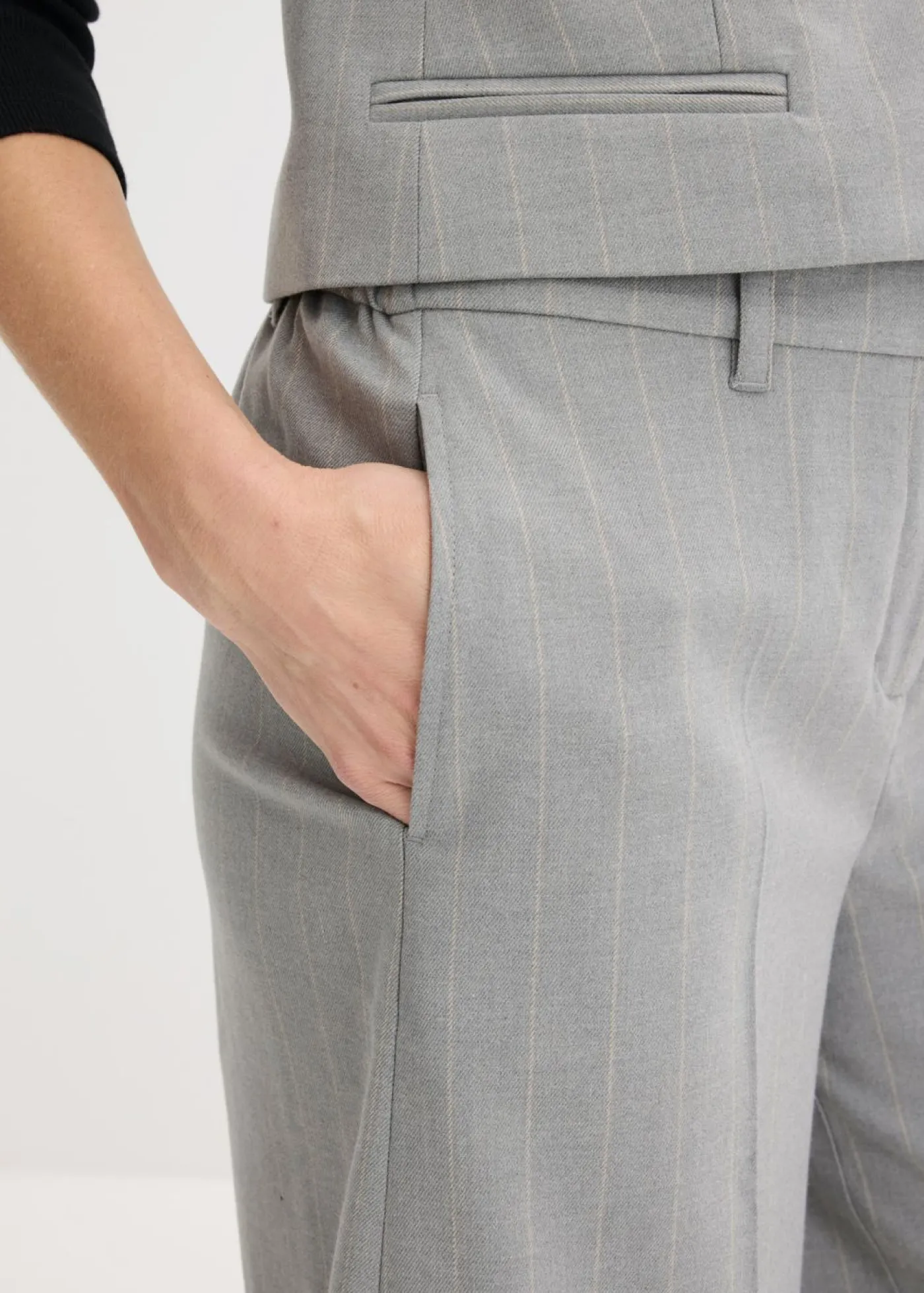 Sale Bermudas de raya diplomática con pinzas Mujer Shorts|Pantalones