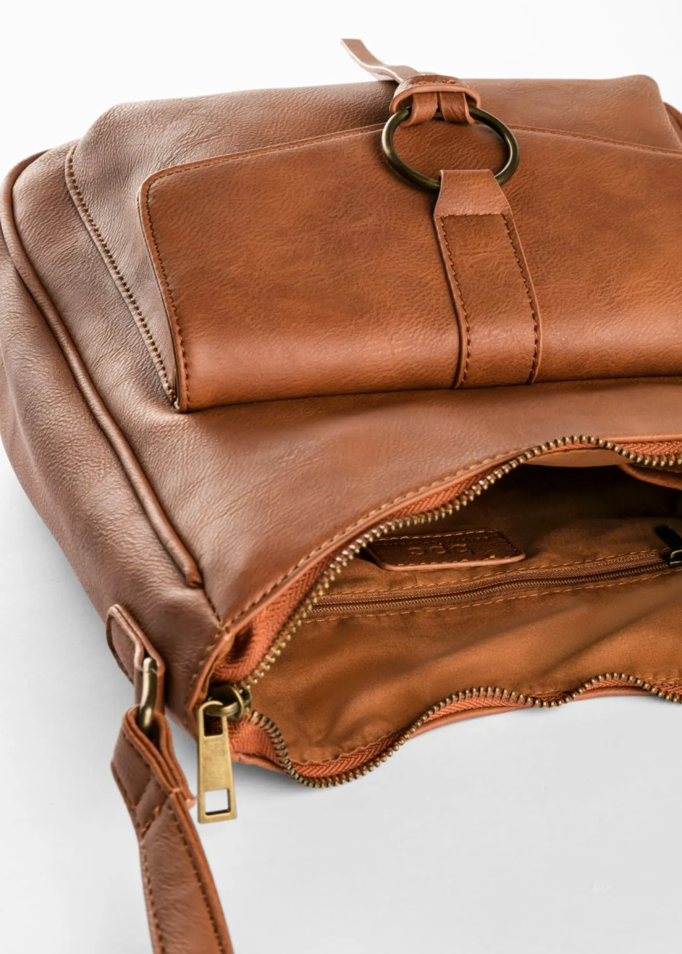 New Bolso tipo bandolera, mediano, con detalle de hebilla Mujer Bolsos