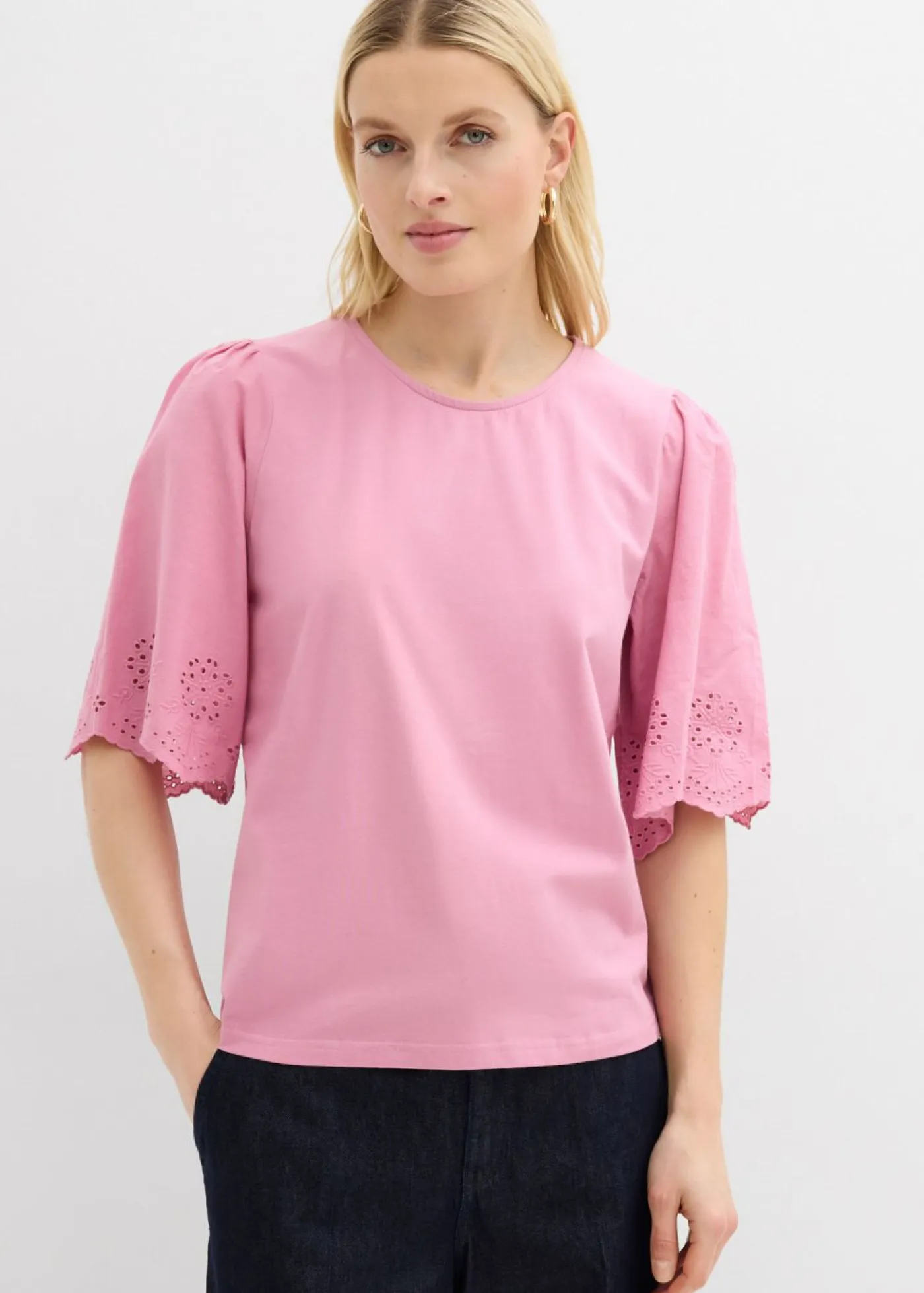 Camiseta con bordado calado Mujer Camisetas|Novedades