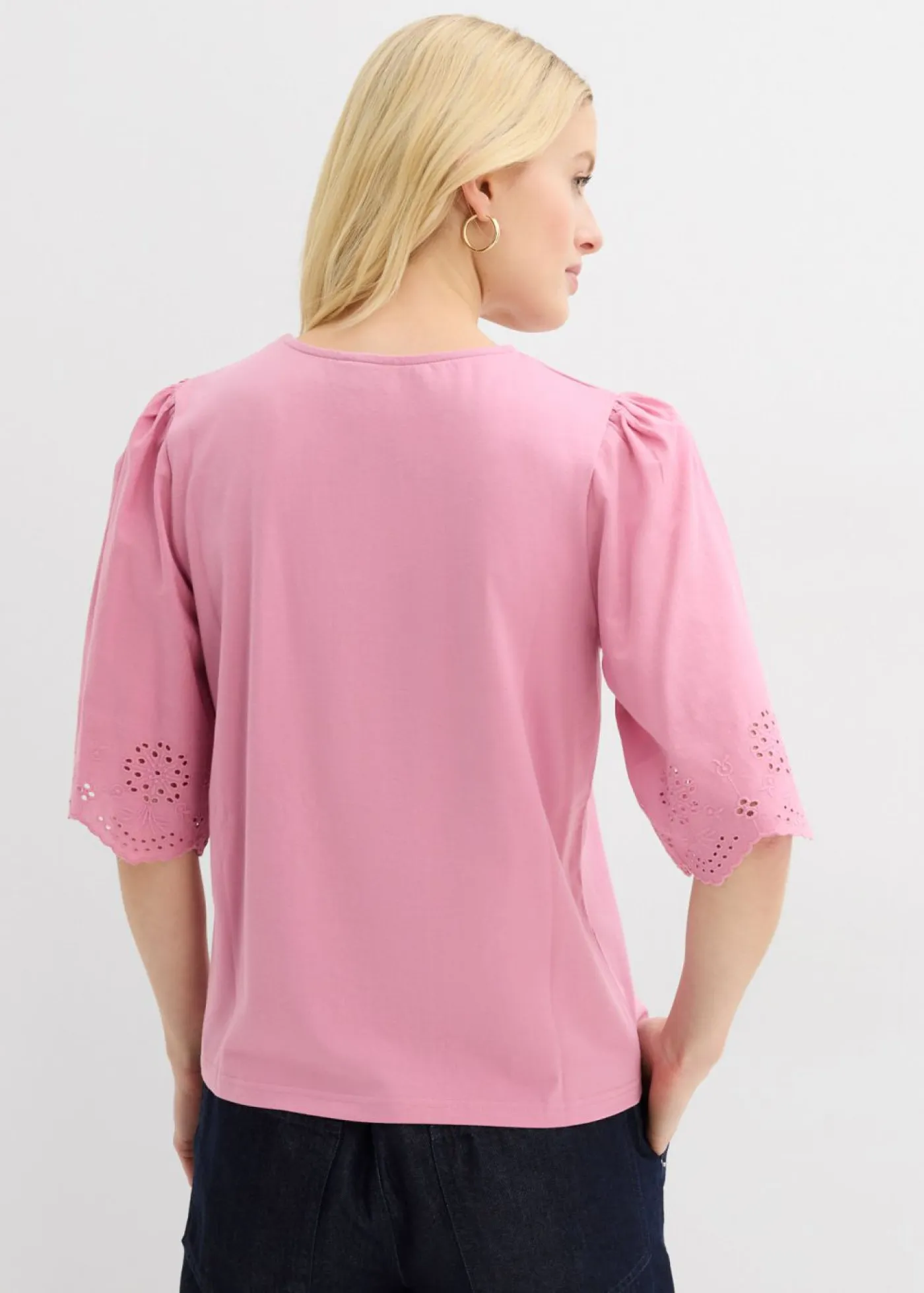Camiseta con bordado calado Mujer Camisetas|Novedades
