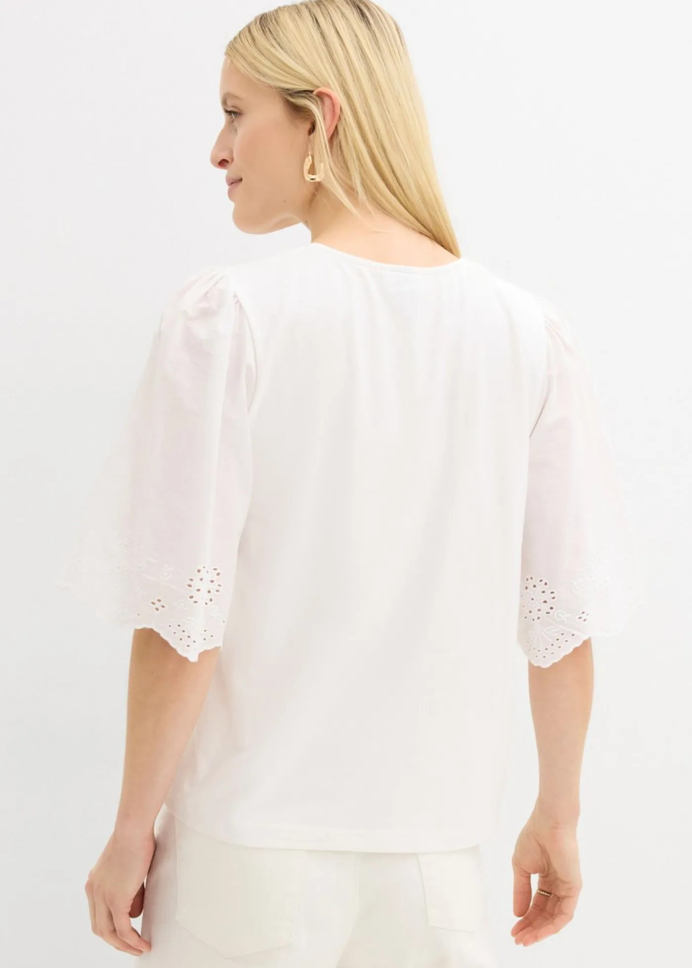 Camiseta con bordado calado Mujer Camisetas|Novedades