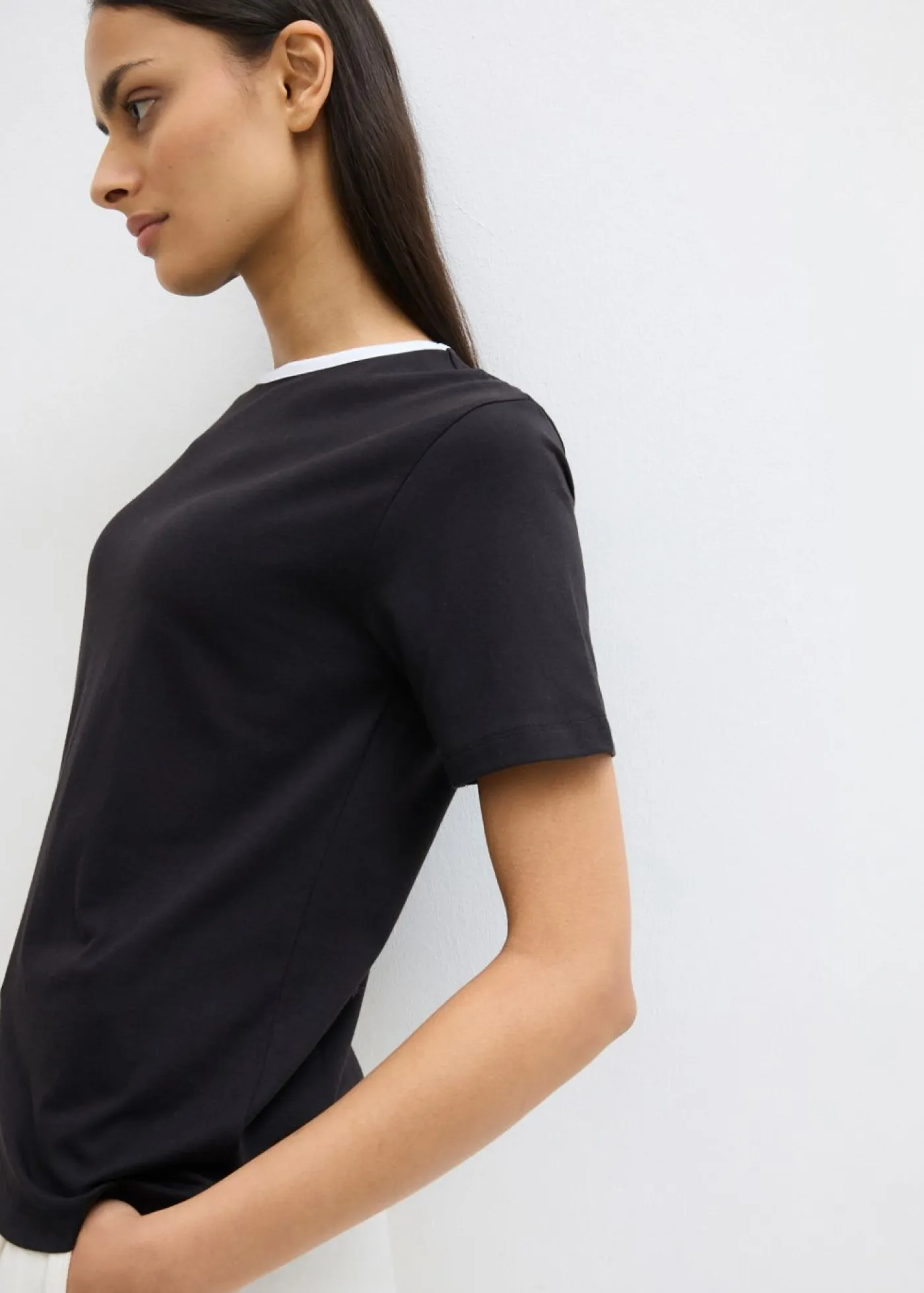 Outlet Camiseta con detalle de contraste Mujer Esenciales|Camisetas