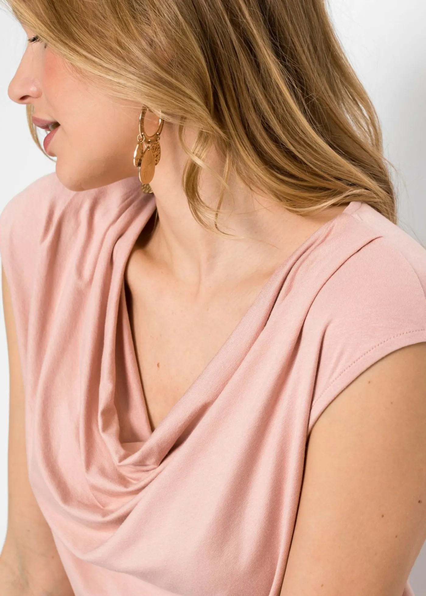 Camiseta de mezcla de viscosa con escote en cascada Mujer Camisetas