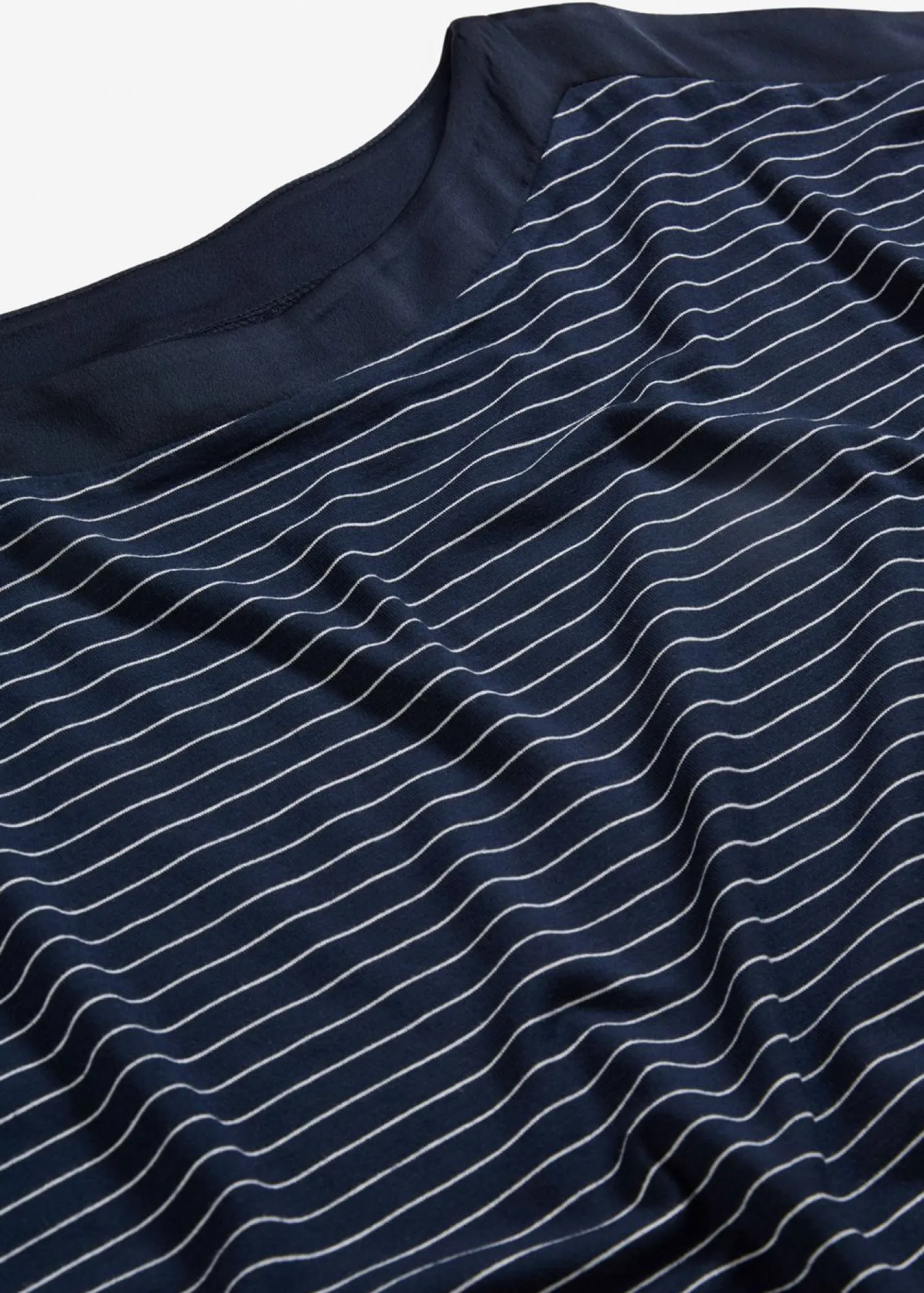 Hot Camiseta de viscosa fluida con ribete de satén Mujer Camisetas|Novedades