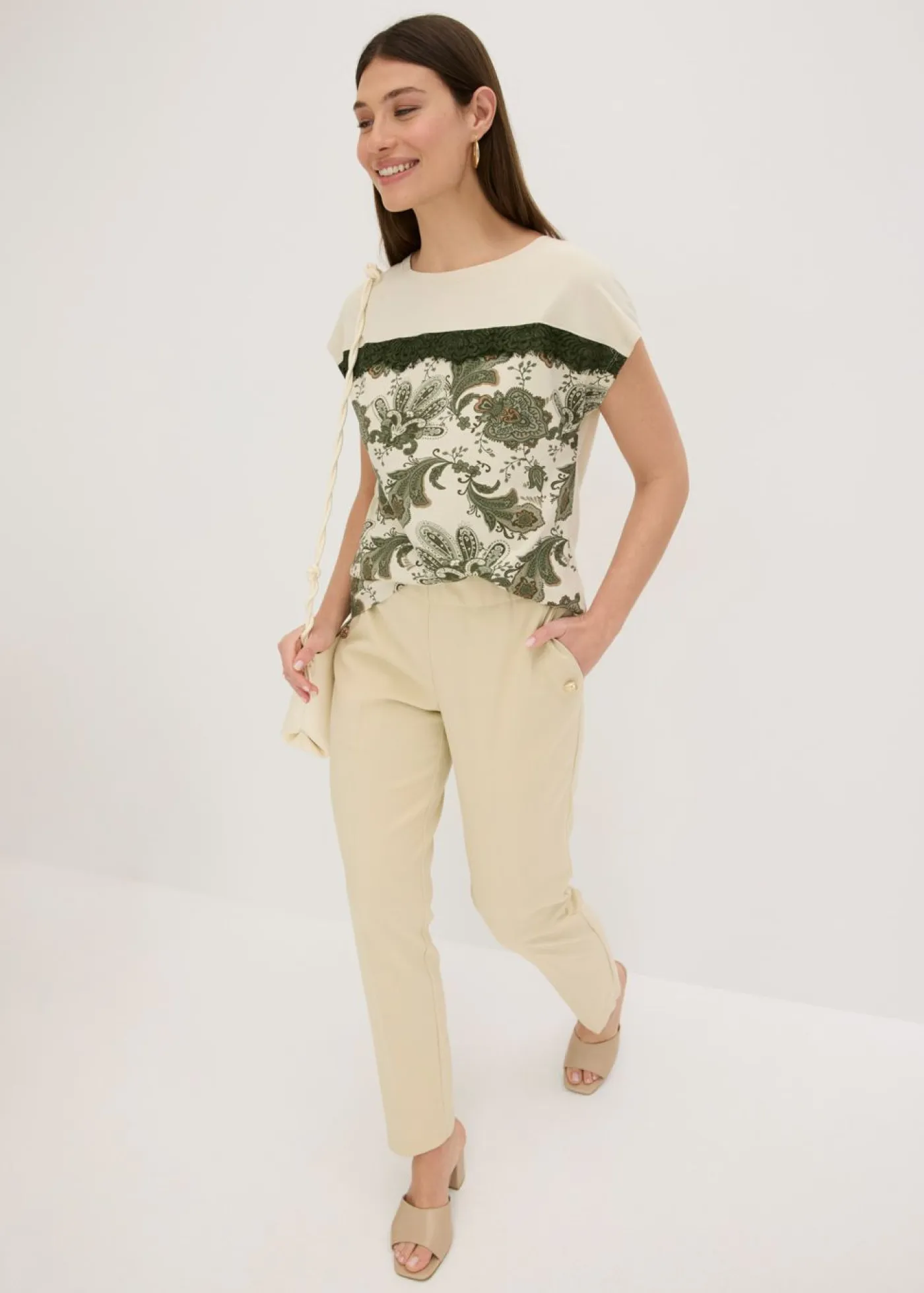 Sale Camiseta oversize con cinta de encaje Mujer Camisetas