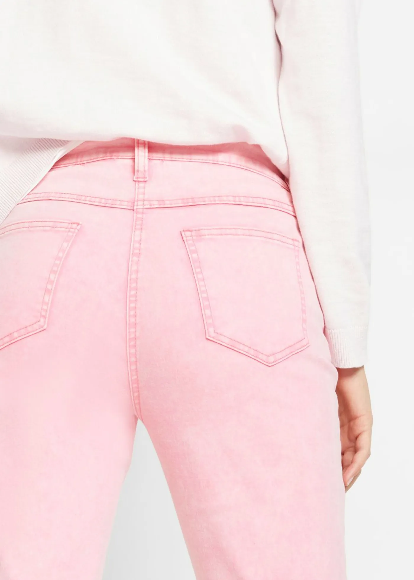 Pantalón acortado de sarga con aspecto desgastado Mujer Pantalones