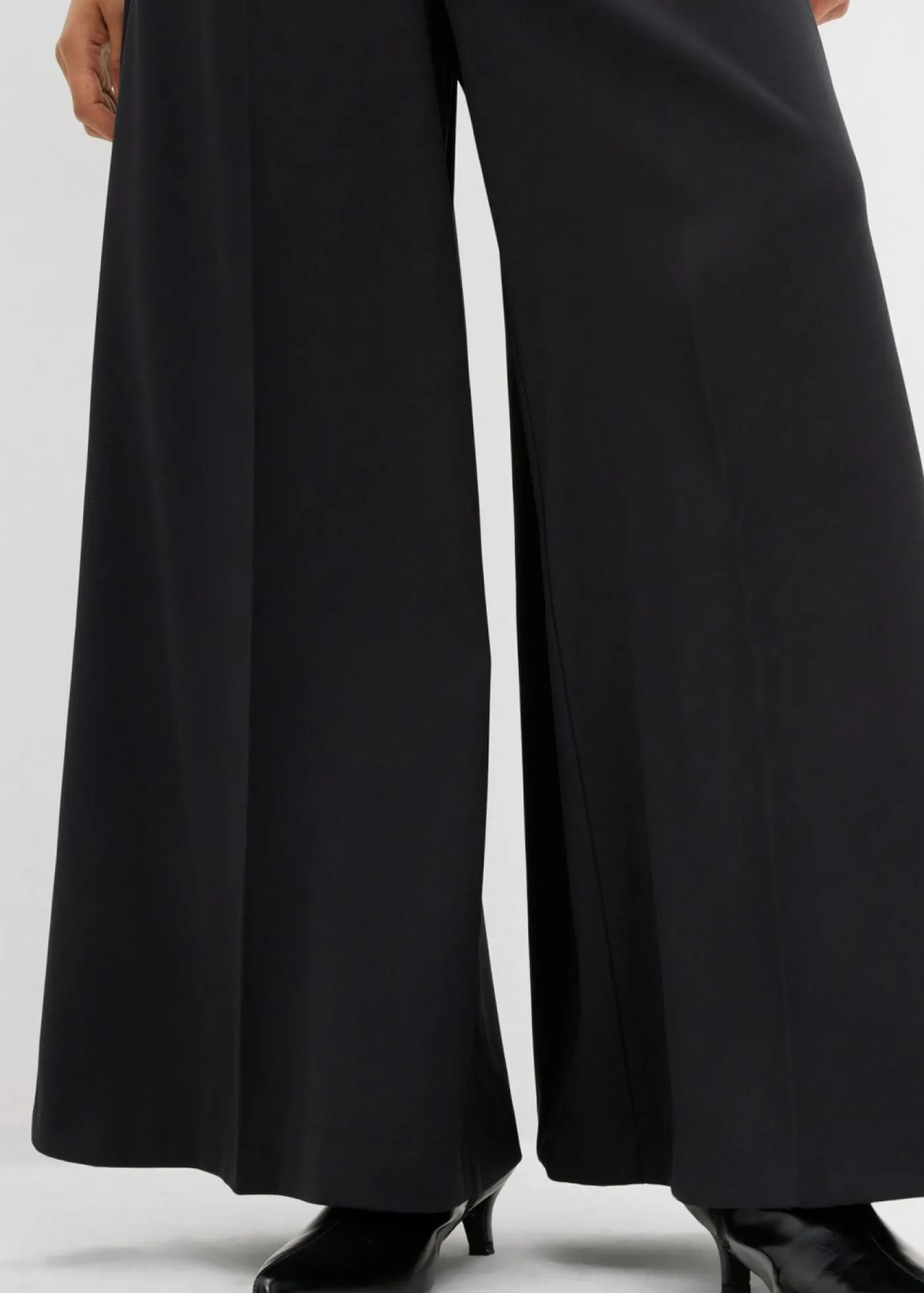 Pantalón ancho y fluido con cinturilla cómoda Mujer Esenciales|Pantalones