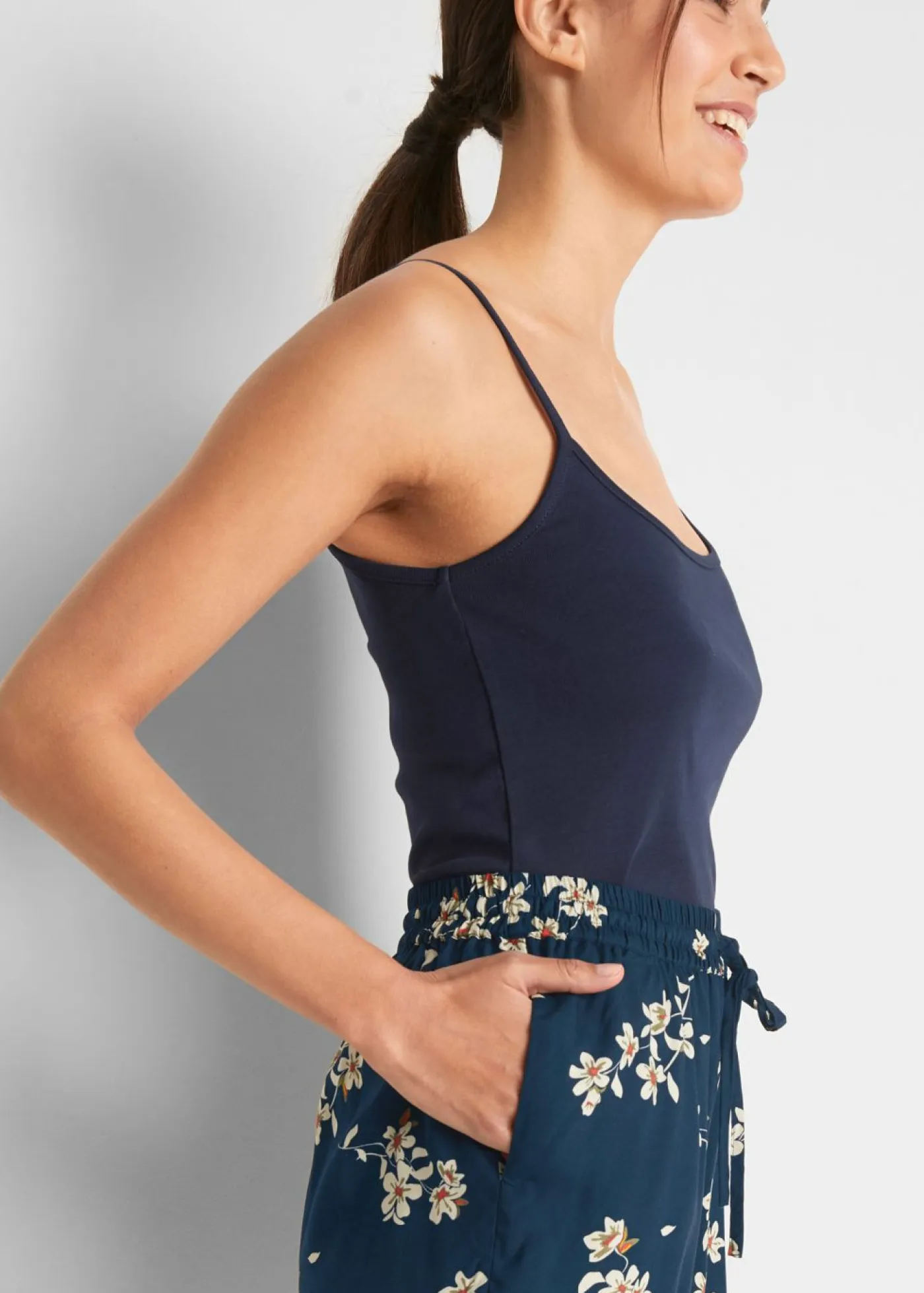 New Pantalón corto Mujer Shorts|Pantalones
