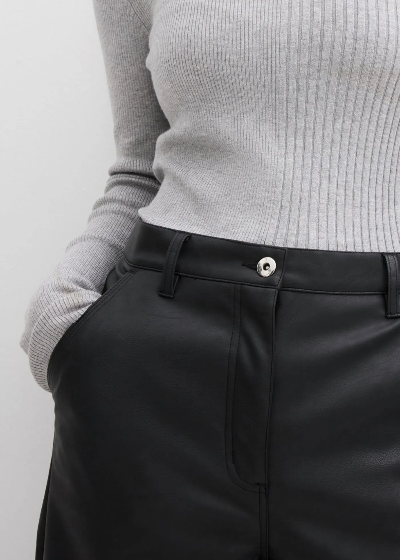 Online Pantalón de piel sintética Mujer Esenciales|Pantalones