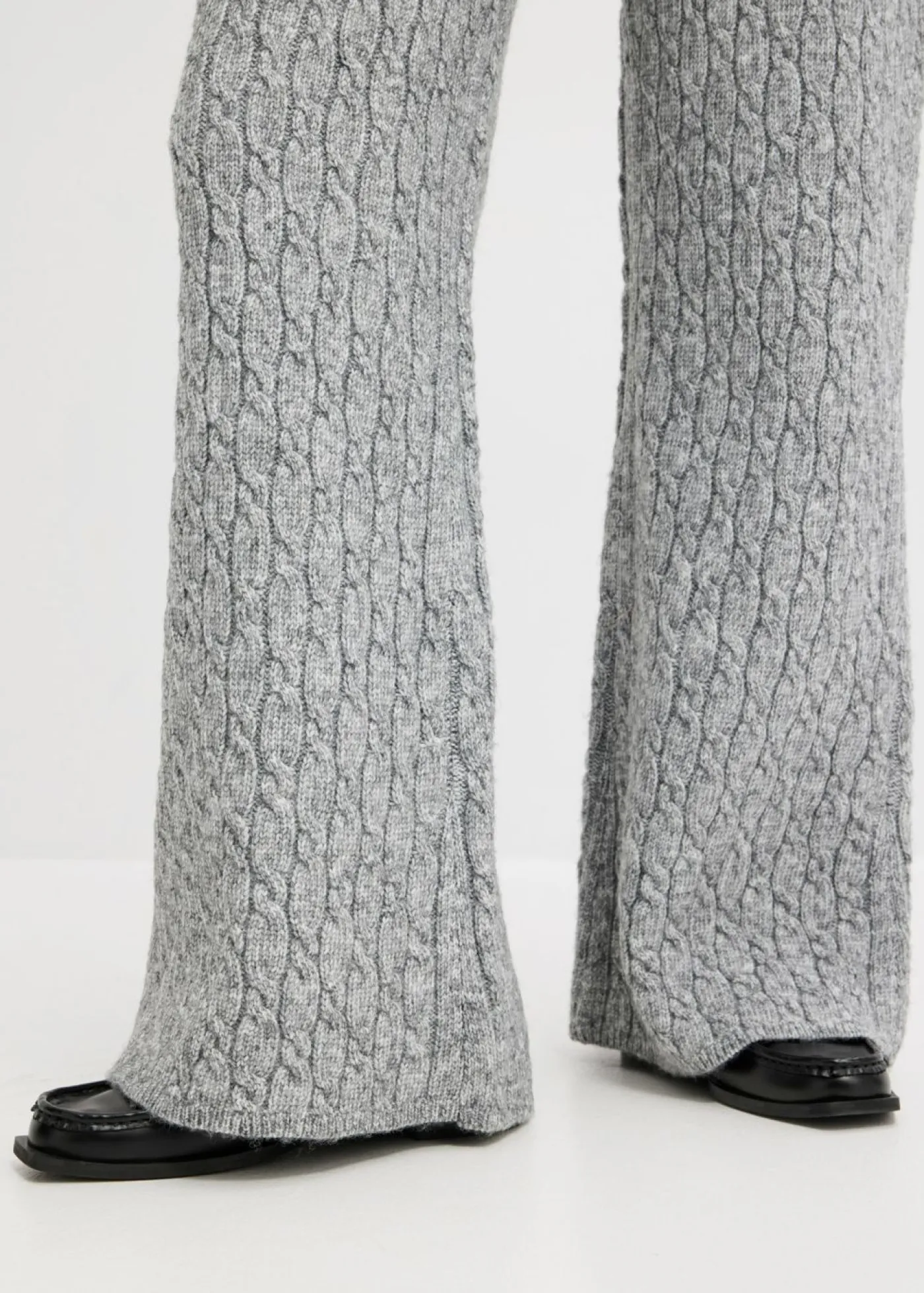 Sale Pantalón de punto con patrón trenzado Mujer Pantalones