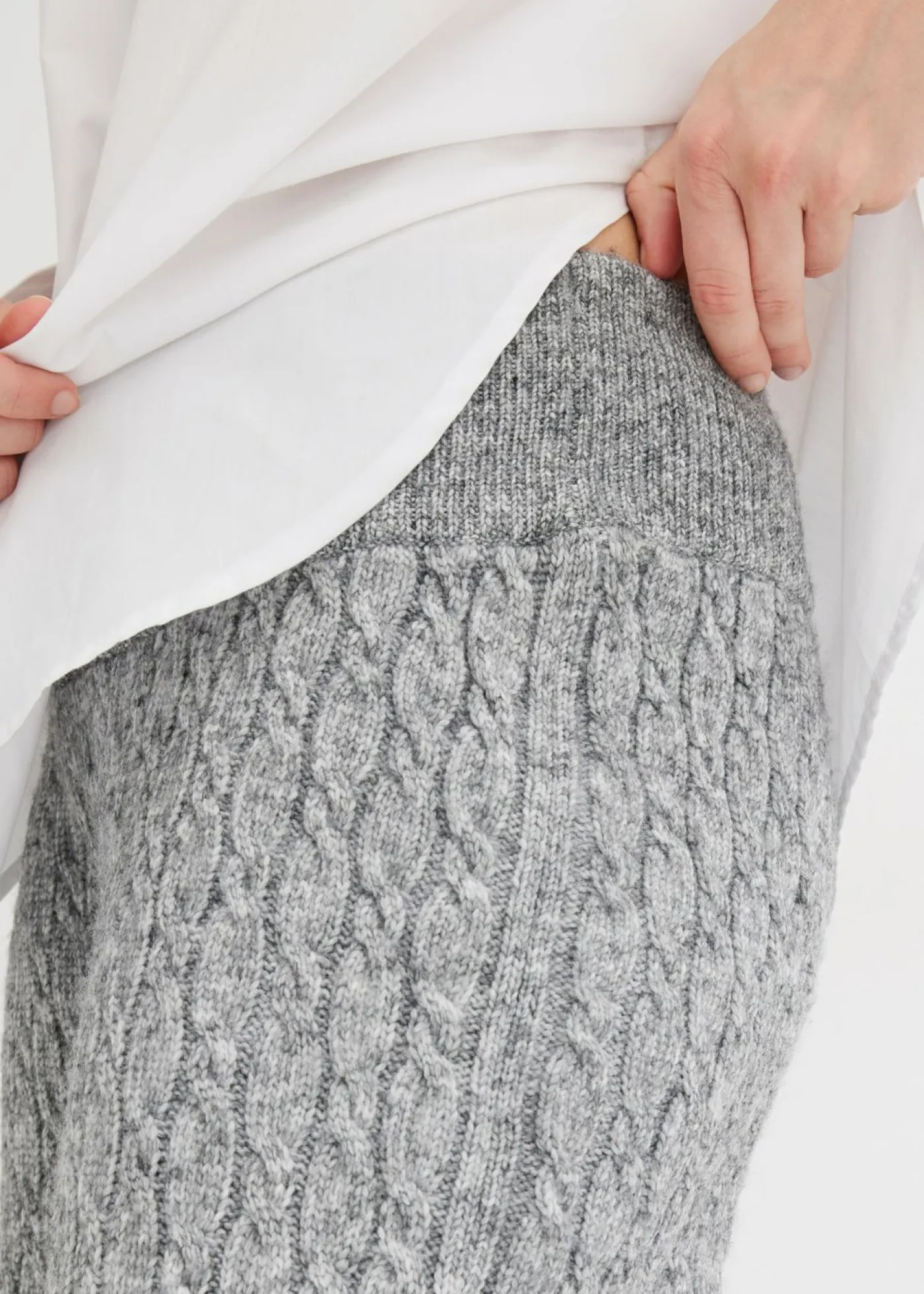 Sale Pantalón de punto con patrón trenzado Mujer Pantalones