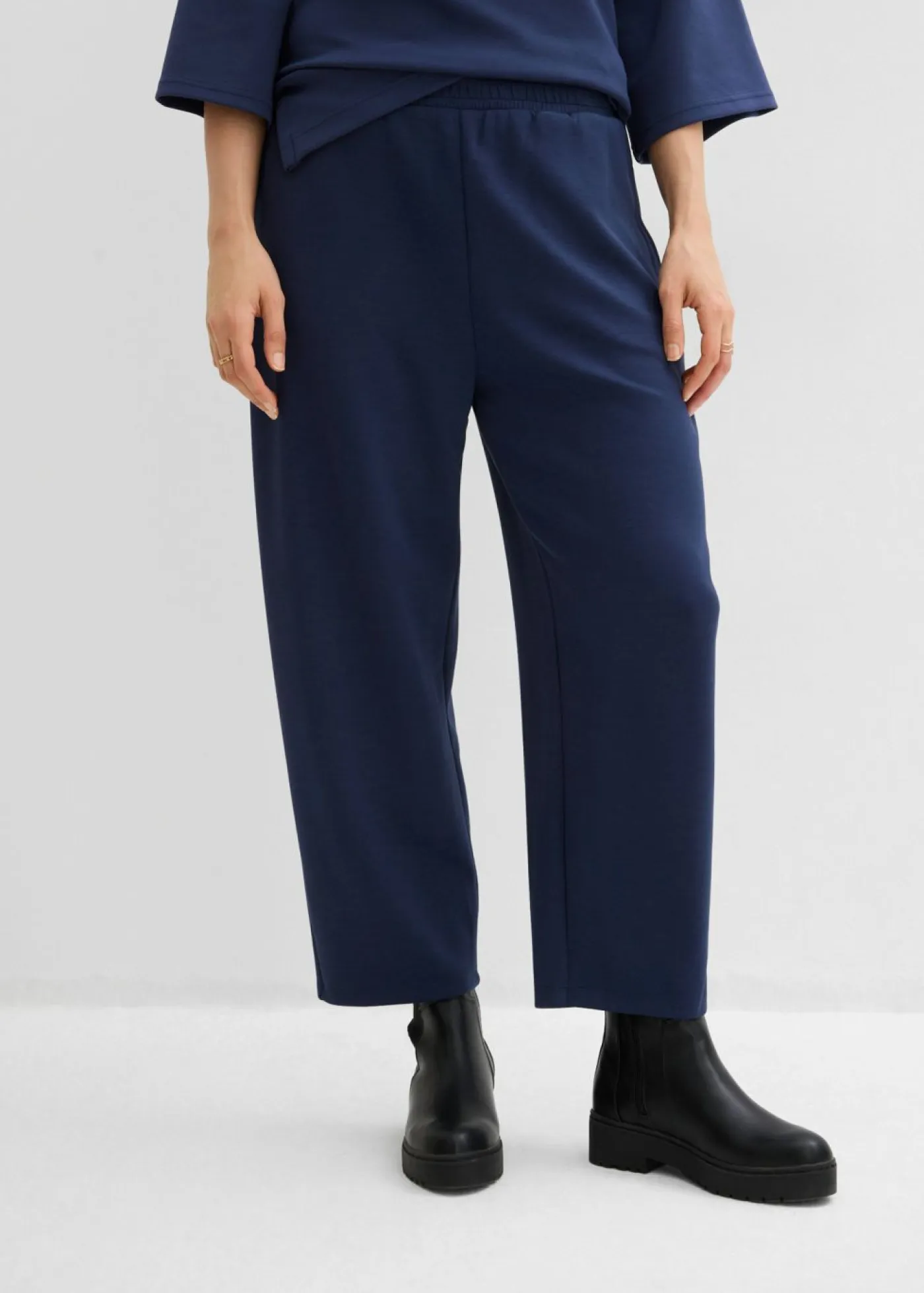 Sale Pantalón de punto de neopreno con corte barrel Mujer Pantalones