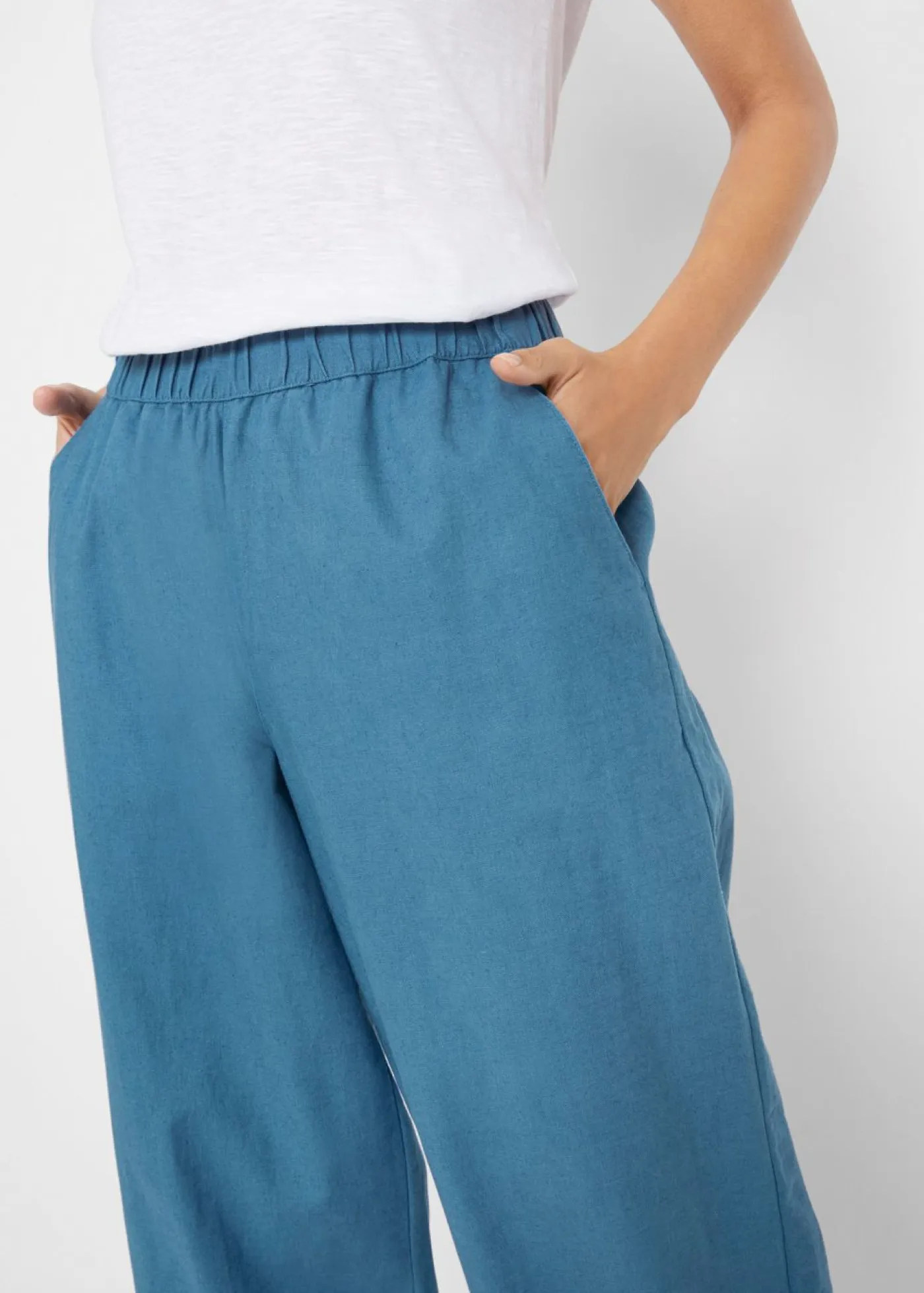 New Pantalón pirata de mezcla de lino ligero Mujer Esenciales|Pantalones