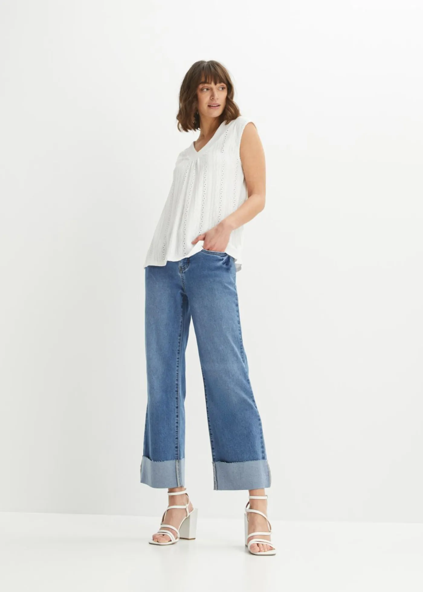 Top con bordado calado Mujer Camisetas|Novedades