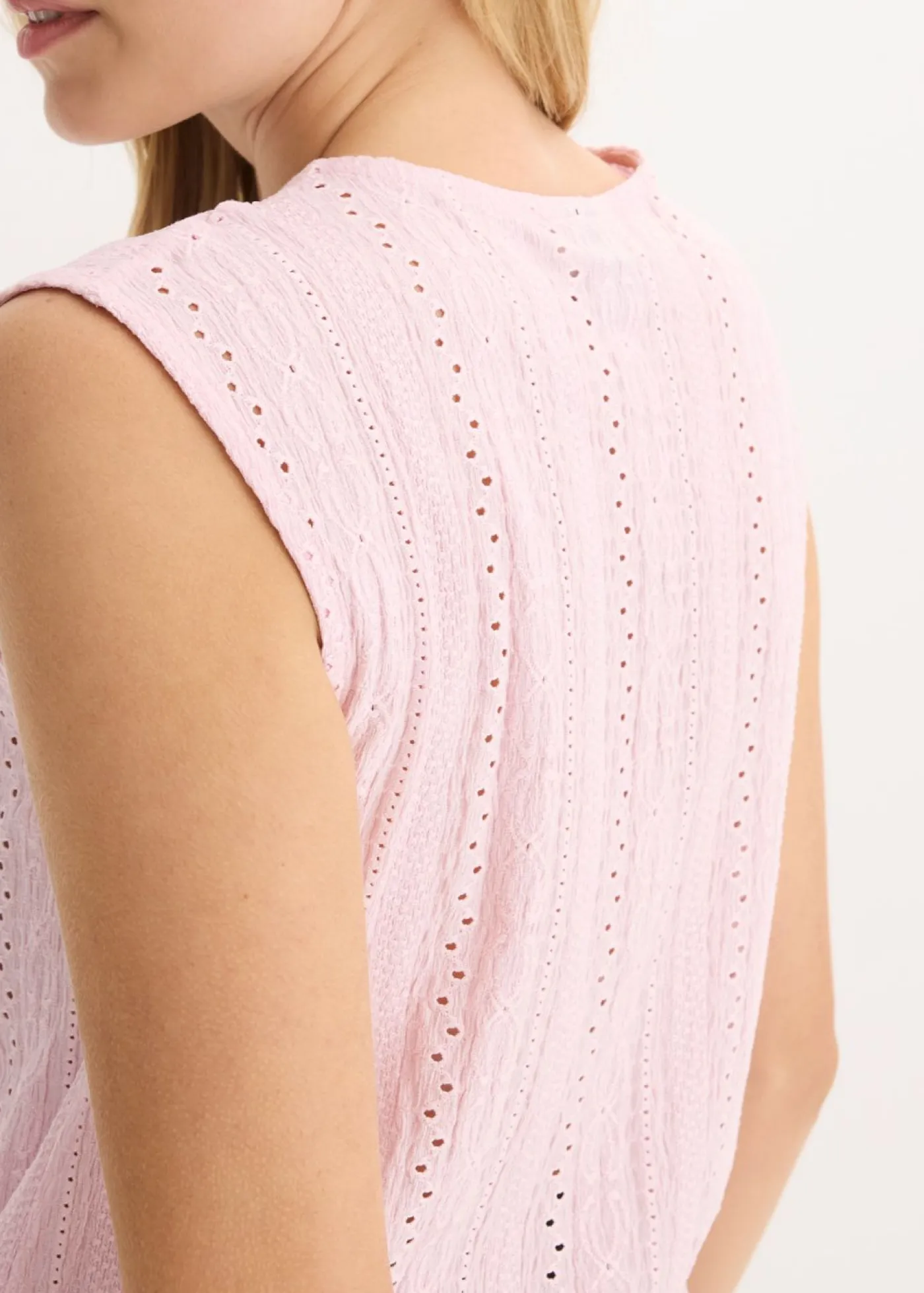 Hot Top con bordado calado Mujer Camisetas|Novedades