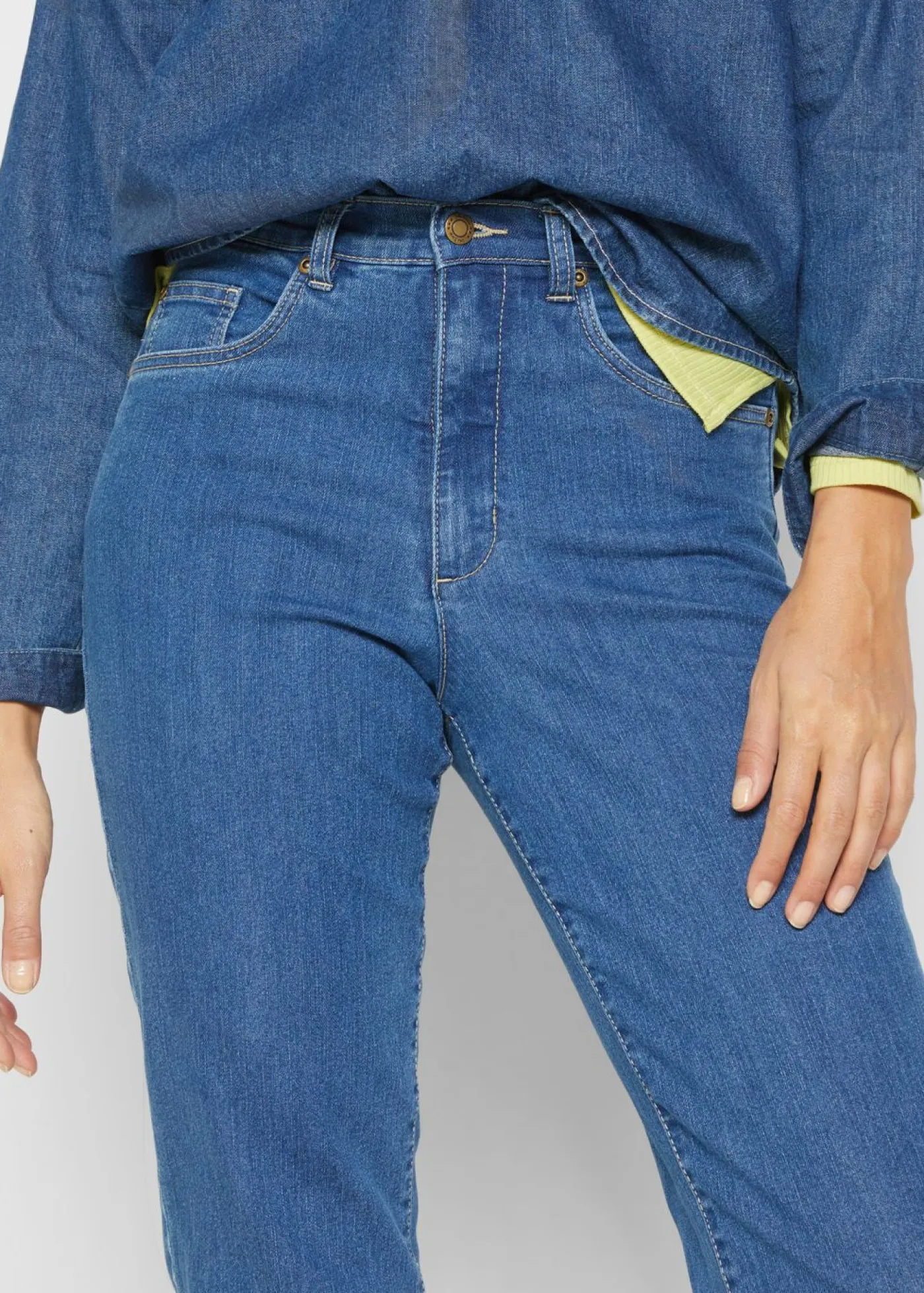 Outlet Vaqueros elásticos de cintura alta y corte mom Mujer Vaqueros