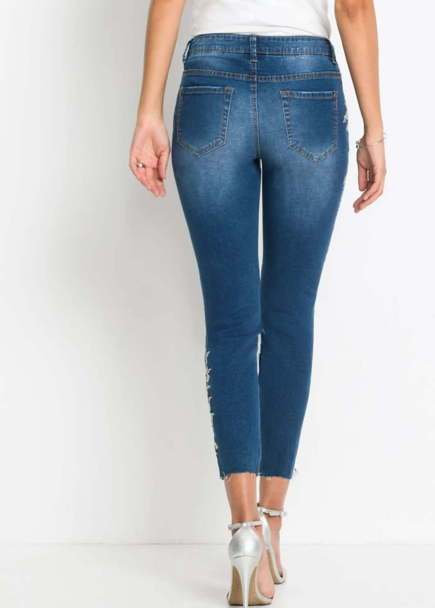 Vaqueros pitillo con largo acortado y talle medio Mujer Vaqueros