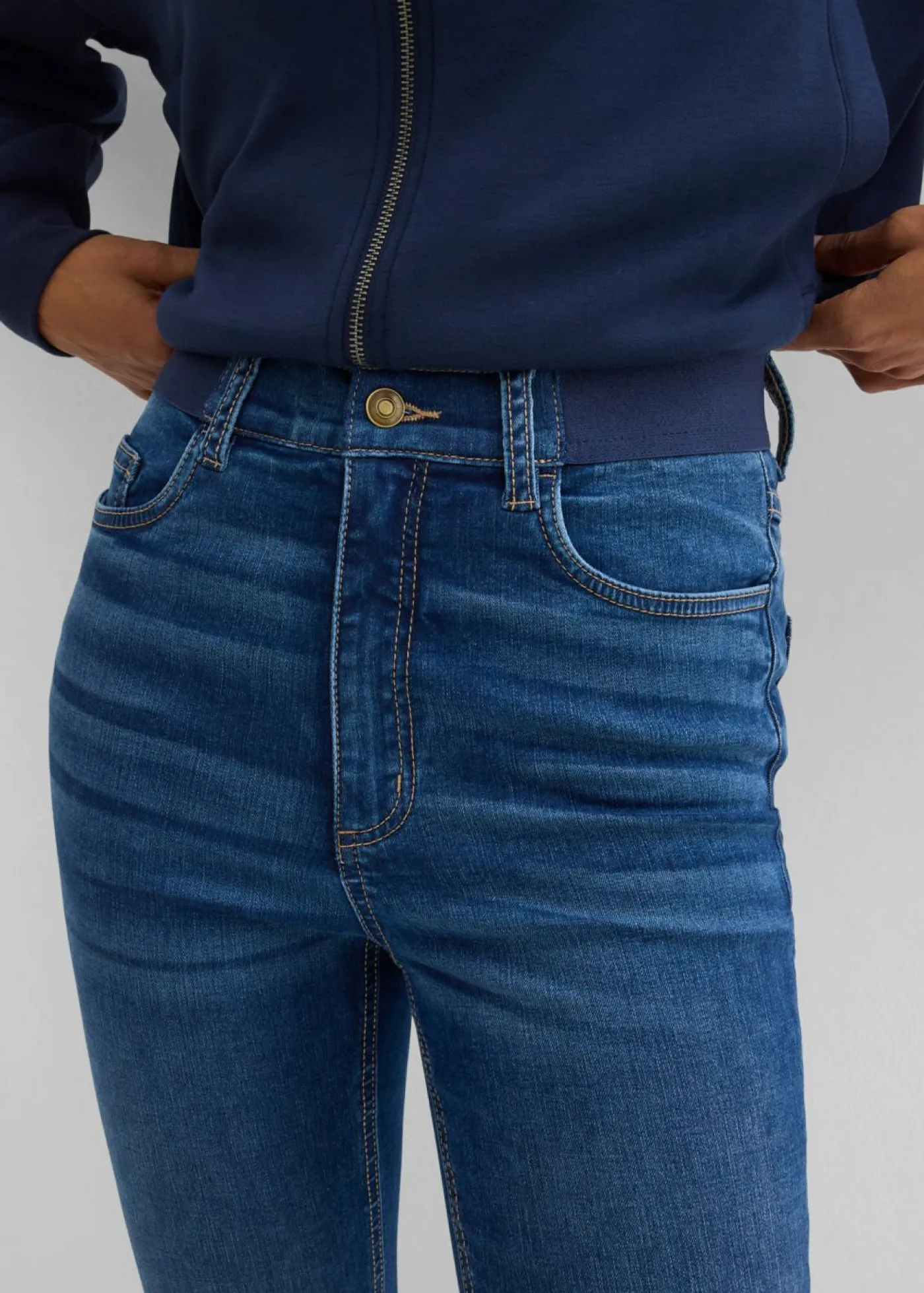 Sale Vaqueros pitillo con talle medio y cinturilla cómoda Mujer Vaqueros|Tallas Pequeñas