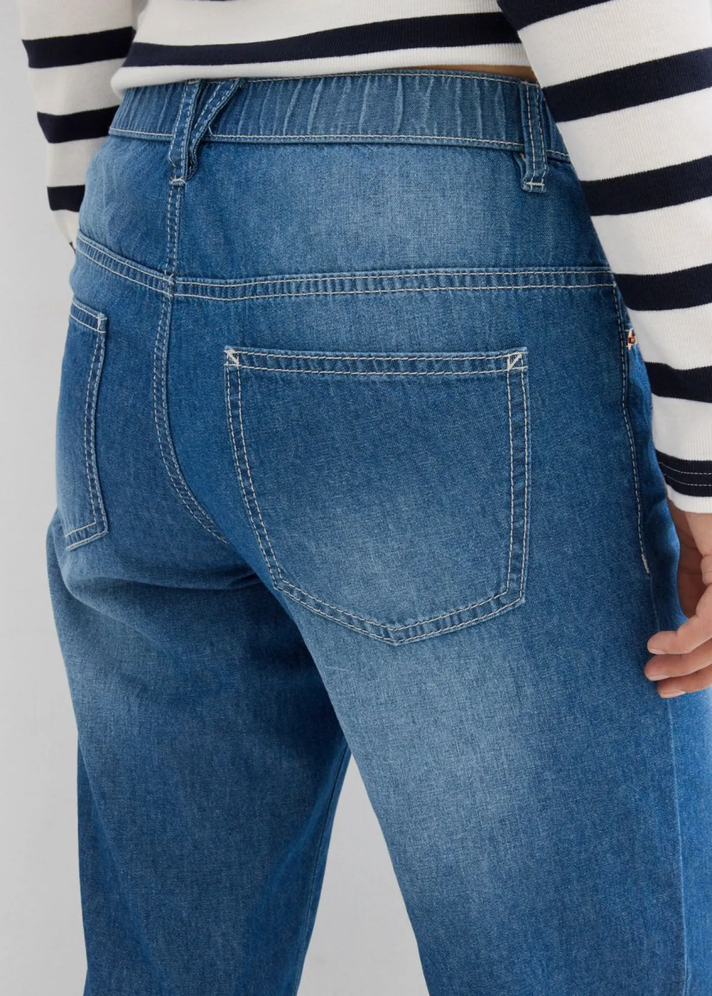 Sale Vaqueros rectos con talle medio, cinturilla cómoda y material elástico Mujer Vaqueros