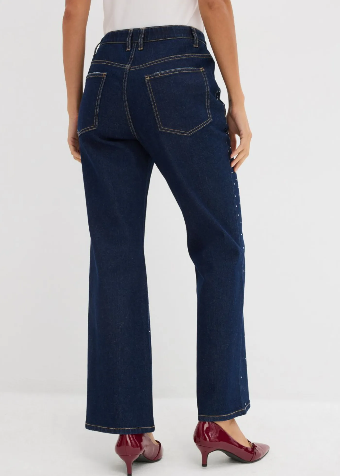 Clearance Vaqueros straight, mid waist, con piedras brillantes Mujer Vaqueros
