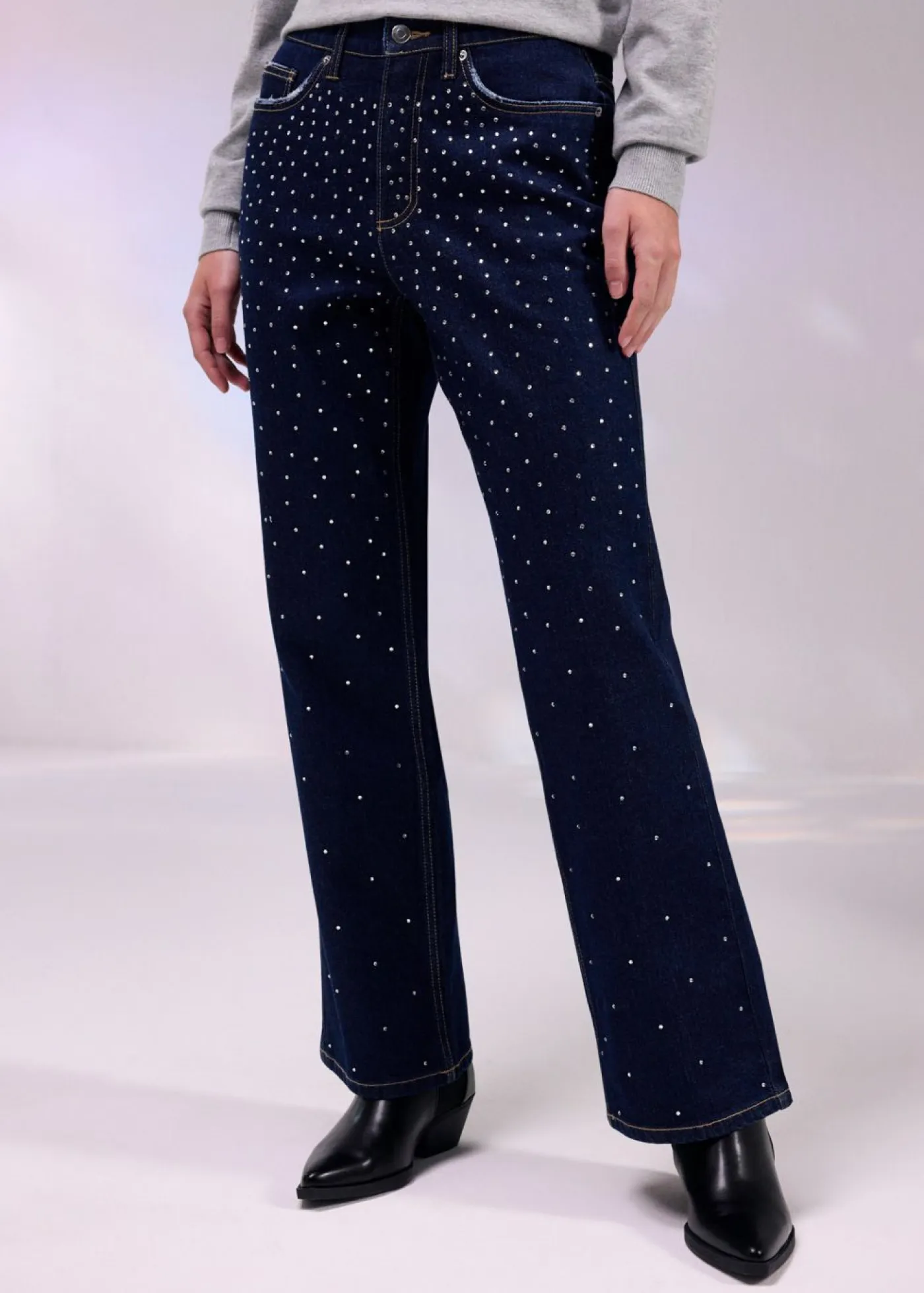 Sale Vaqueros straight, mid waist, con piedras brillantes Mujer Tallas Pequeñas