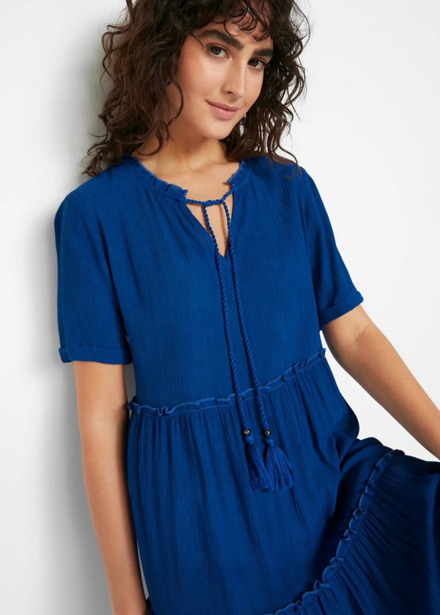 Best Vestido de viscosa arrugada hasta la rodilla con detalle en el escote Mujer Vestidos