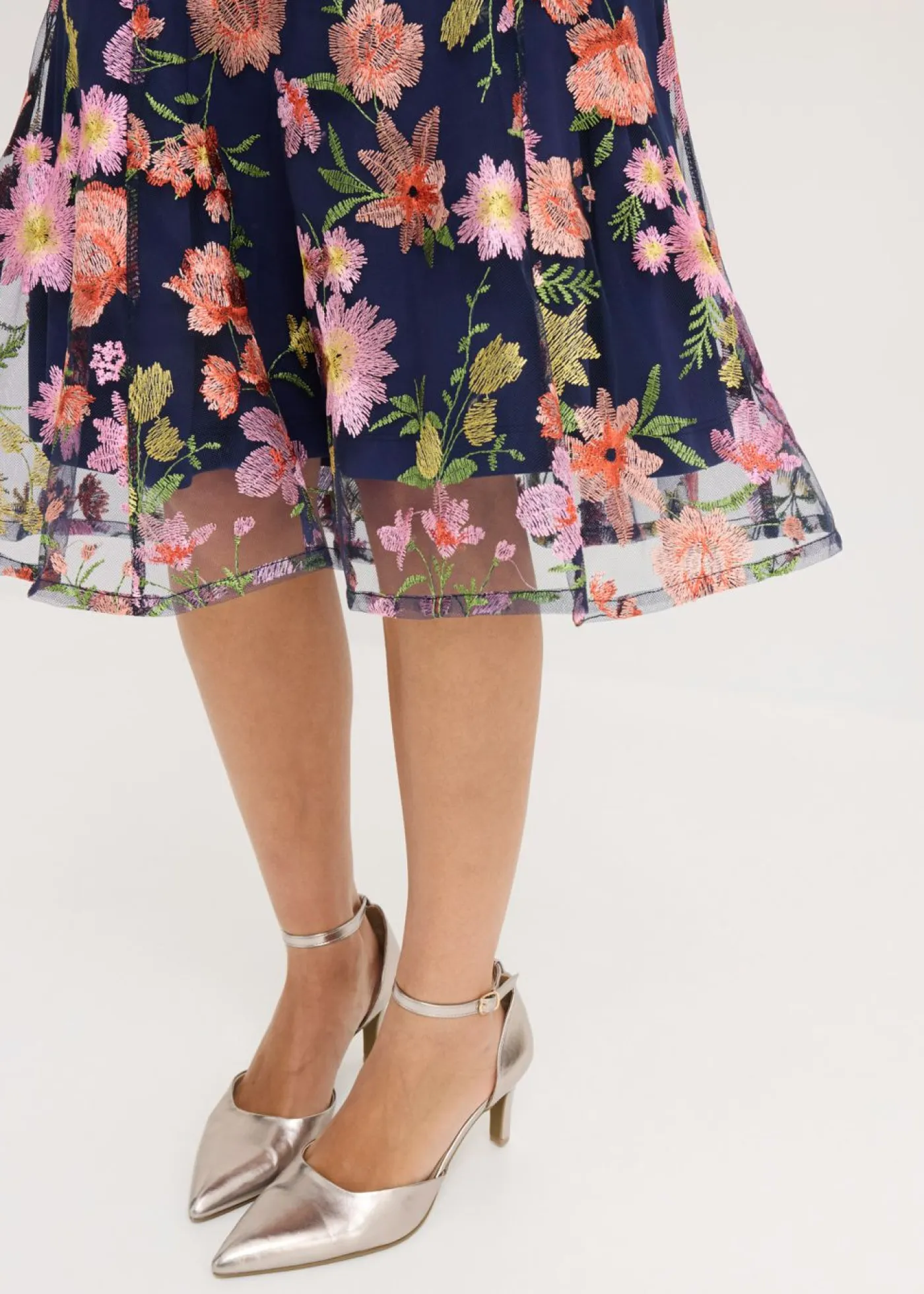 Clearance Vestido midi con bordado floral Mujer Vestidos|Ropa Elegante